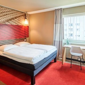 Standard Zimmer mit Kingsize-Bett